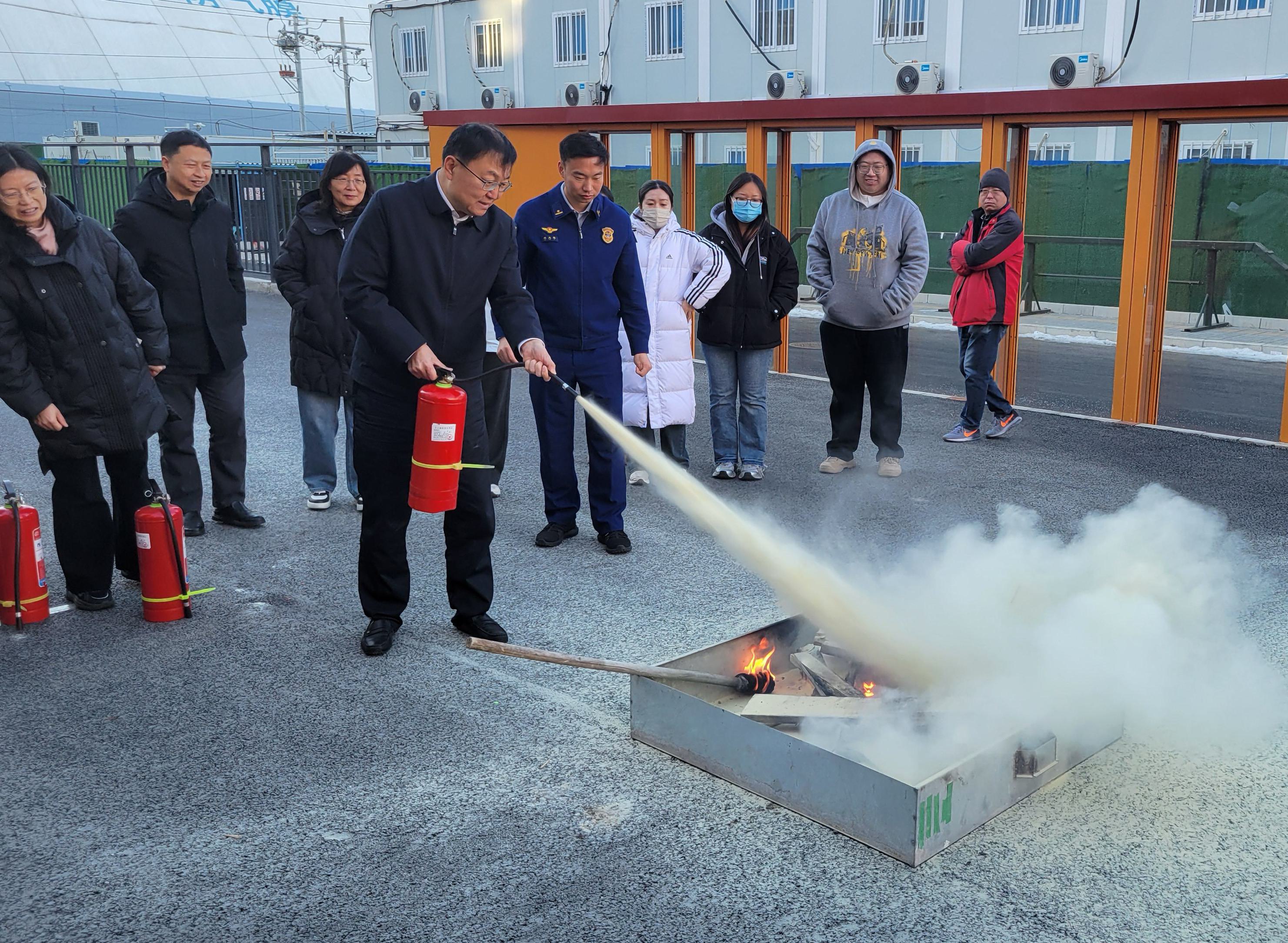 报社开展消防安全专项培训(图1)