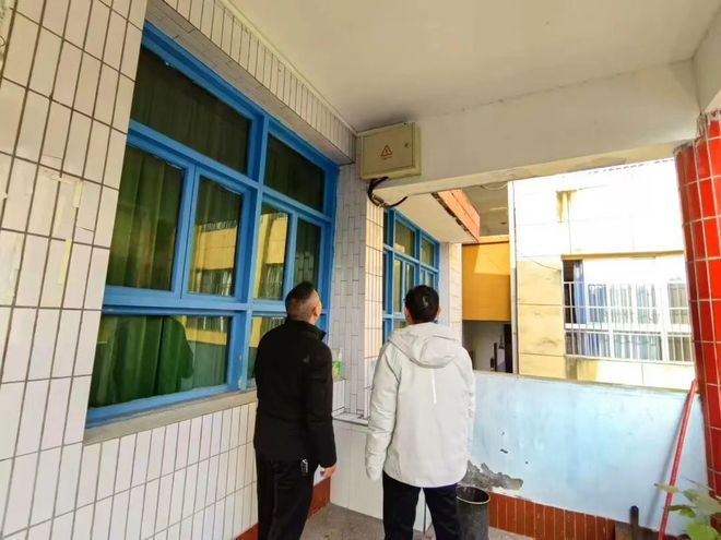 冬季取暖安全先行——万源市罗文镇小学筑牢冬季校园安全防线(图9)