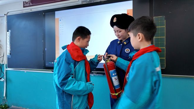 星空体育：托里：消防知识进校园护航平安假期(图2)