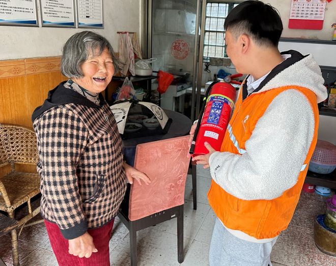 星空体育：从乡村到古镇从企业到景点朱家角镇织密冬日“防火网”！(图1)