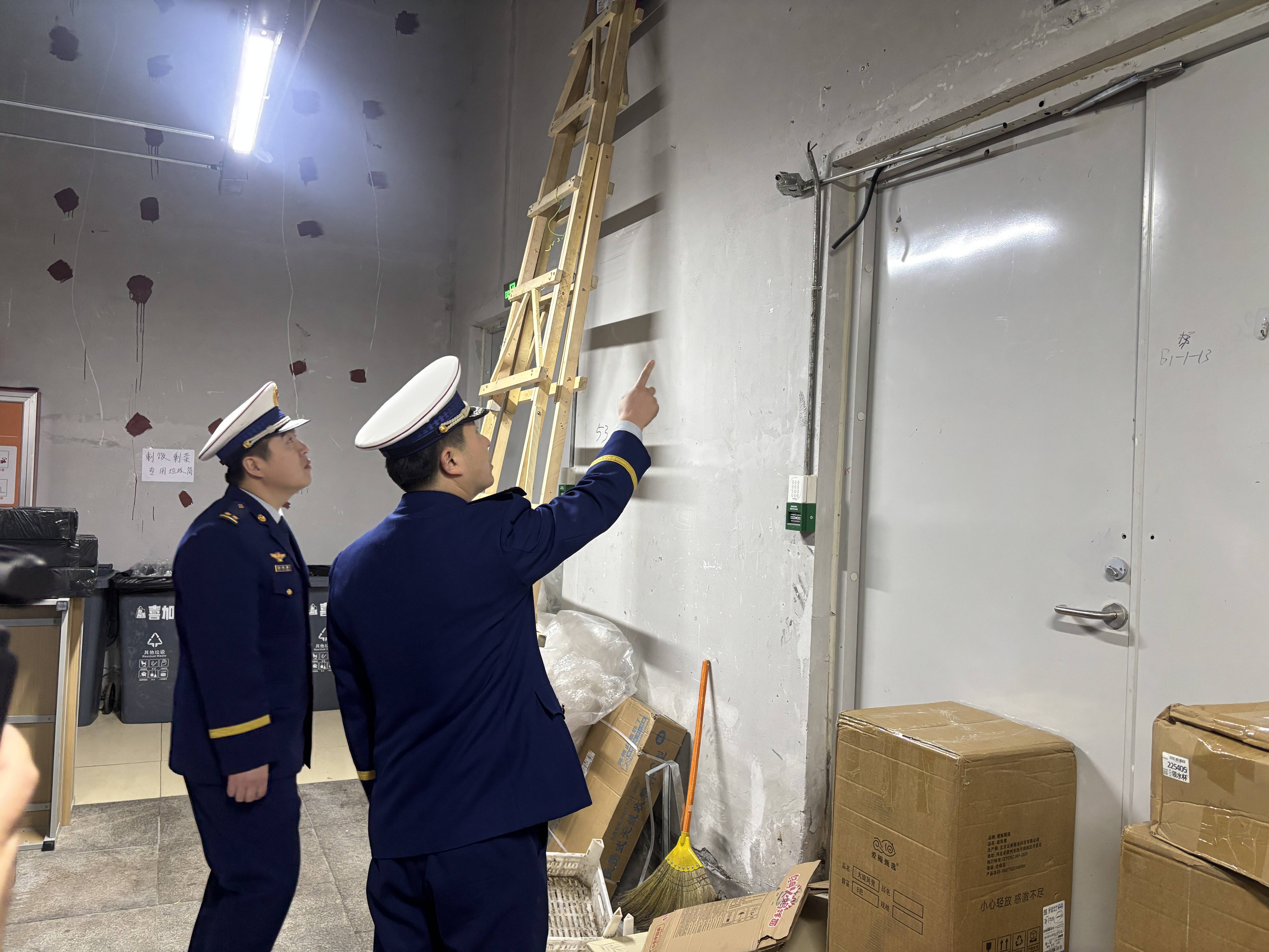 博兴：开展商业综合体“检查＋宣传”助推冬春火灾防控工作(图2)