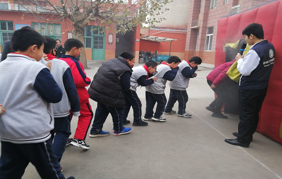 增强师生消防安全意识：大张小学开展消防应急疏散演练活动(图2)