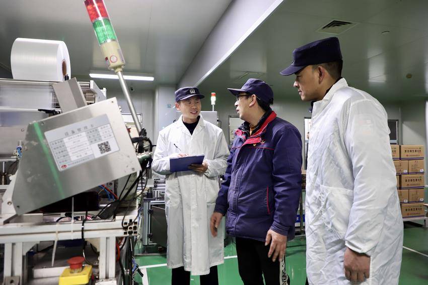 安全“体检”+精准护航襄城公安为企业发展筑牢安全屏障(图1)