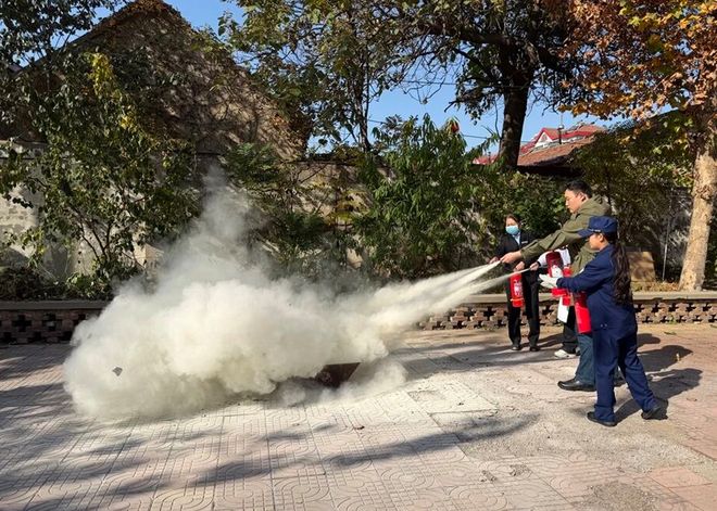 广饶县消防救援大队：消防培训进医院安全“良药”除火患(图1)