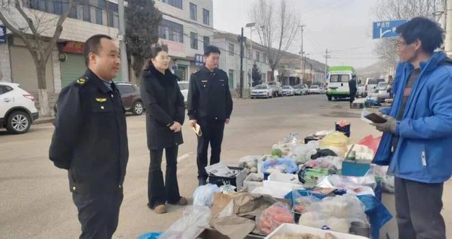 护航新春烟火气筑牢集市安全线——襄南镇市场监管所开展春节前农村集市安全专项检查(图1)