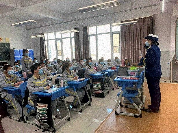 天津市消防救援总队水上支队开展消防宣传进学校活动(图1)