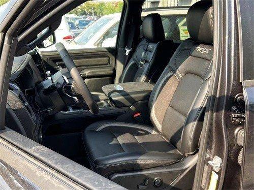 一手本家特价24款道奇公羊霸王龙最低多少钱现车配置80万起(图5)