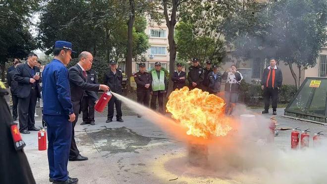 伪劣灭火器背后的公共安全保卫战75号故事汇(图1)