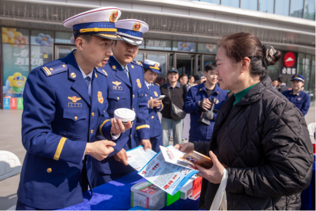 湖北荆州：消防打假科普辨伪守护民生安全(图1)