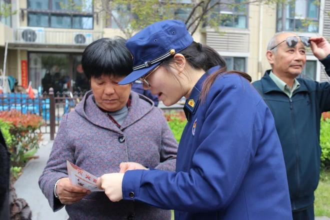新洋街道新丰社区开展“消防知识进基层蓝焰守护伴我行”活动(图4)