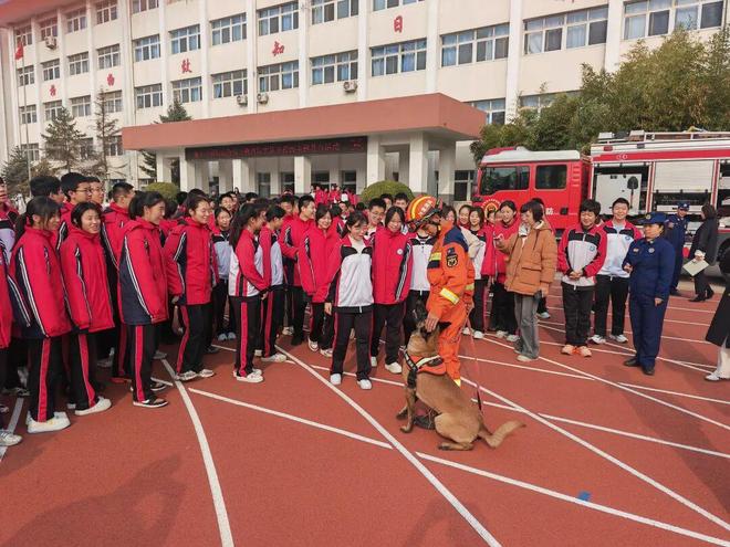 星空体育：秦皇岛市海港区消防救援大队开展消防安全主题教育活动(图4)
