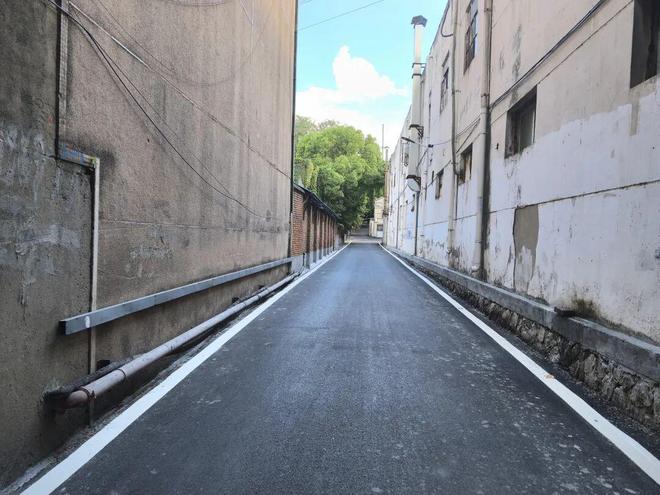 告别坑洼积水老旧小区焕新升级(图5)